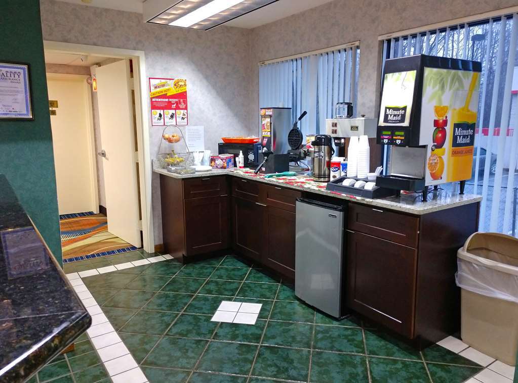 Americas Best Value Inn - Clayton Restaurace fotografie